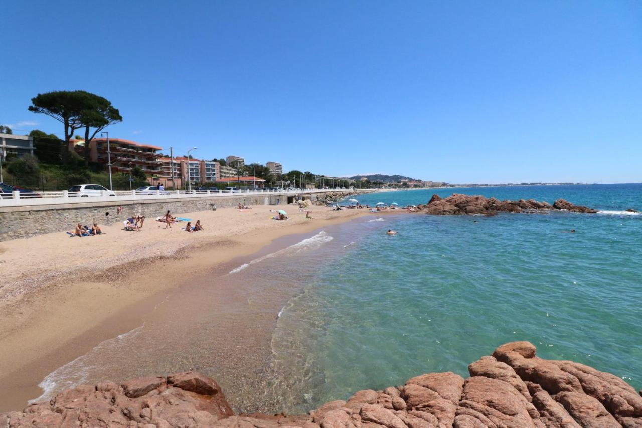 Ferienwohnung Studio With Beautiful Sea View And Direct Beach Access Cannes Exterior foto