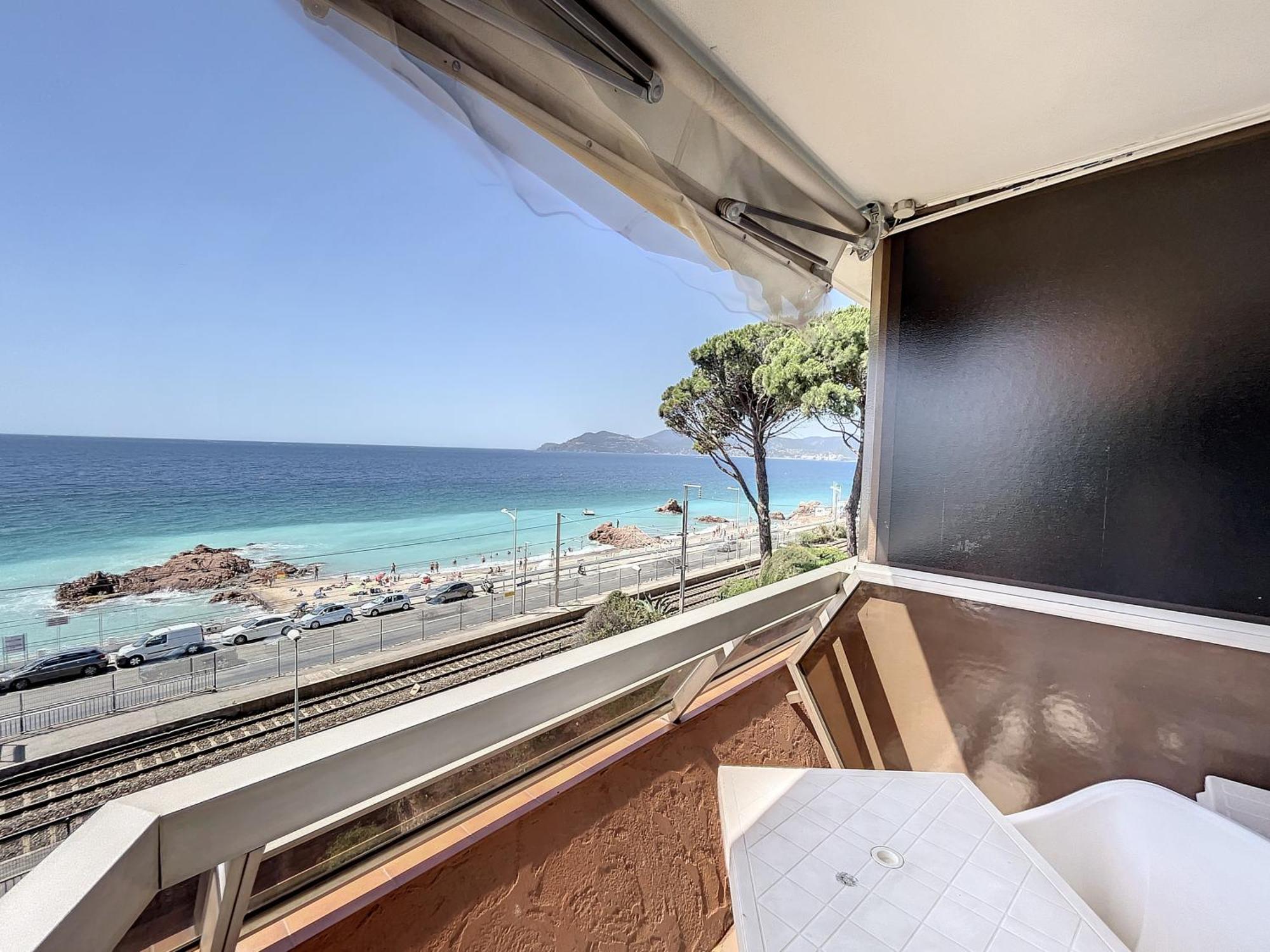 Ferienwohnung Studio With Beautiful Sea View And Direct Beach Access Cannes Exterior foto